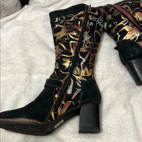 NEW L’Artiste  savannah Black Patterned Heeled Boots size 37 - Picture 3 of 5